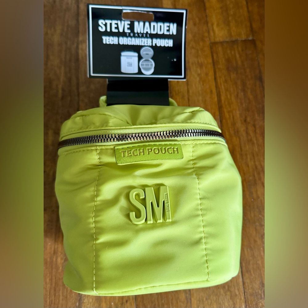 Steve Madden ~ Travel Tech Organizer Pouch ~ NWT!